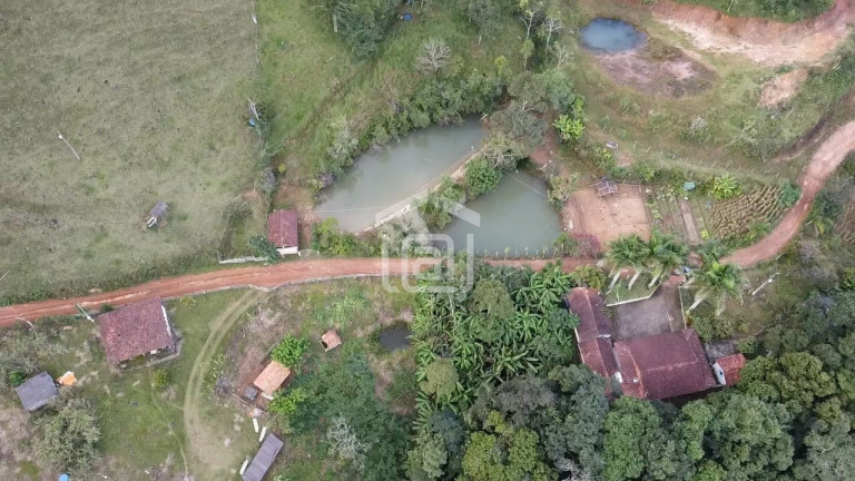 Imagem Imóvel com 3 Quartos à Venda, 100 m² em Amendoim - Caldas Imagem Imóvel com 3 Quartos à Venda, 100 m² em Amendoim - Caldas