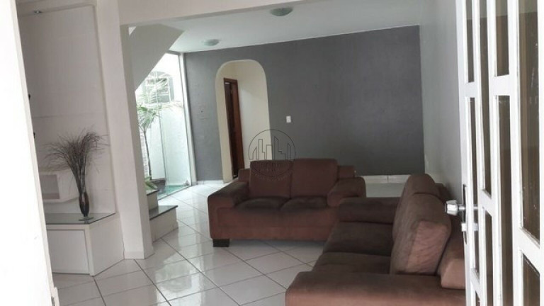 Imagem Casa com 3 Quartos à Venda, 240 m² em Núcleo Bandeirante - Brasília Imagem Casa com 3 Quartos à Venda, 240 m² em Núcleo Bandeirante - Brasília