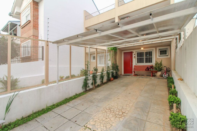 Imagem Casa com 3 Quartos à Venda, 120 m² em Guarujá - Porto Alegre Imagem Casa com 3 Quartos à Venda, 120 m² em Guarujá - Porto Alegre