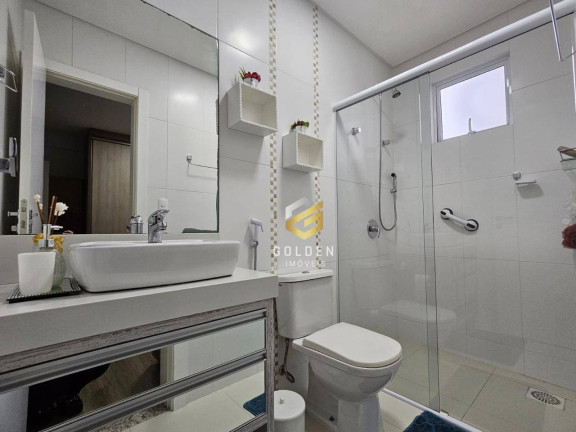 Imagem Apartamento com 3 Quartos à Venda, 121 m² em Centro - Balneário Camboriú Imagem Apartamento com 3 Quartos à Venda, 121 m² em Centro - Balneário Camboriú