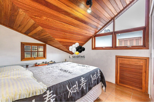 Imagem Casa com 5 Quartos à Venda, 330 m² em Vila Ipiranga - Porto Alegre Imagem Casa com 5 Quartos à Venda, 330 m² em Vila Ipiranga - Porto Alegre