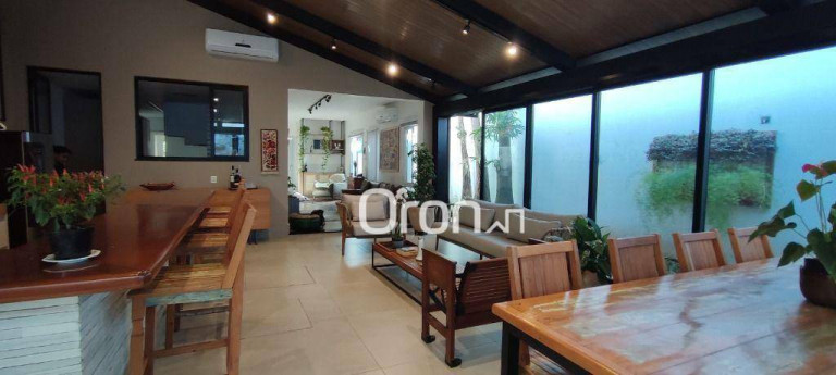 Sobrado com 3 Quartos à Venda, 200 m² em Residencial Alphaville Flamboyant - Goiânia