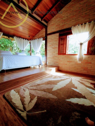 Imagem Casa com 3 Quartos à Venda, 241 m² em Parque Petrópolis - Mairiporã Imagem Casa com 3 Quartos à Venda, 241 m² em Parque Petrópolis - Mairiporã
