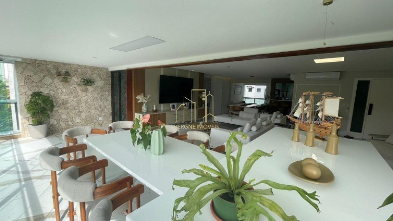 Imagem Imóvel com 4 Quartos à Venda, 243 m² em Alphaville I - Salvador Imagem Imóvel com 4 Quartos à Venda, 243 m² em Alphaville I - Salvador