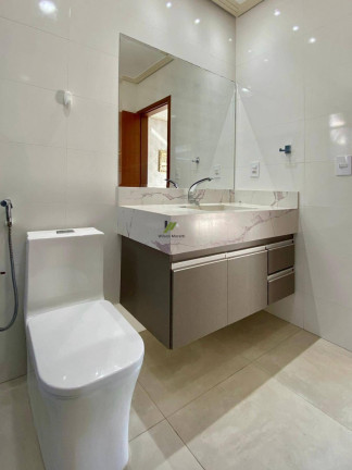 Imagem Casa de Condomínio com 3 Quartos à Venda, 210 m²