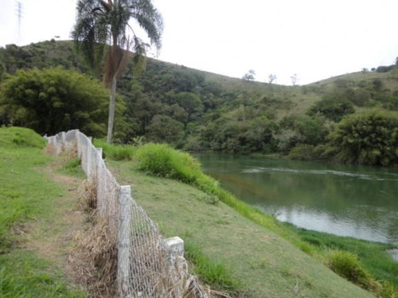 Imagem Terreno à Venda, 1.324 m² em Angola - Santa Branca Imagem Terreno à Venda, 1.324 m² em Angola - Santa Branca