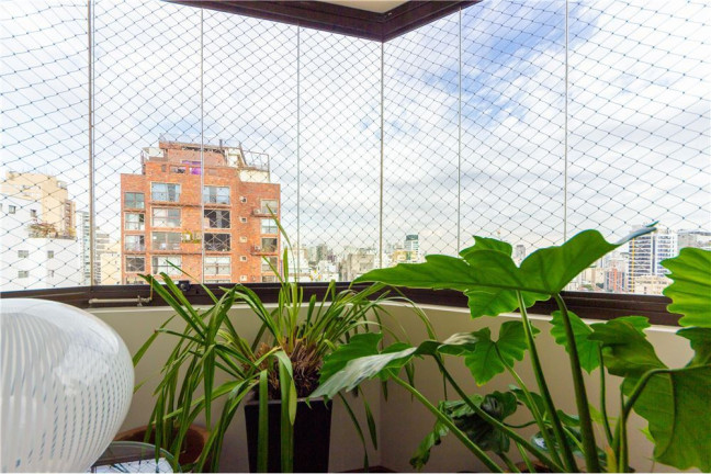 Imagem Imóvel com 3 Quartos à Venda,  em Vila Nova Conceição - São Paulo