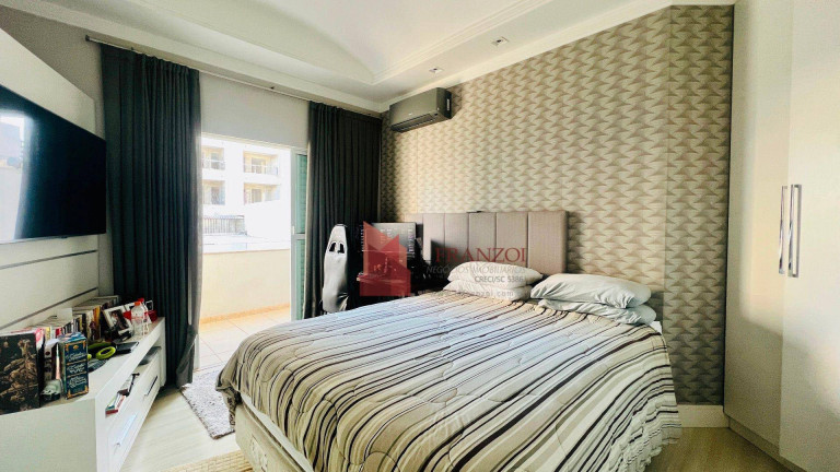 Imagem Casa com 4 Quartos à Venda, 381 m² em Vila Operária - Itajaí Imagem Casa com 4 Quartos à Venda, 381 m² em Vila Operária - Itajaí