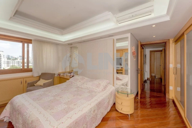 Imagem Apartamento com 3 Quartos à Venda, 201 m² em Moinhos De Vento - Porto Alegre Imagem Apartamento com 3 Quartos à Venda, 201 m² em Moinhos De Vento - Porto Alegre