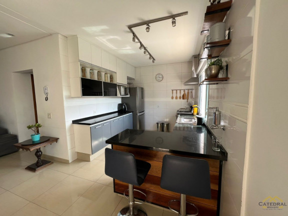 Casa com 3 Quartos para Alugar, 207 m² em Retiro - Jundiaí