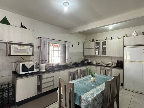 Imagem Casa com 4 Quartos à Venda, 220 m² em Centro - Balneário Barra Do Sul Imagem Casa com 4 Quartos à Venda, 220 m² em Centro - Balneário Barra Do Sul