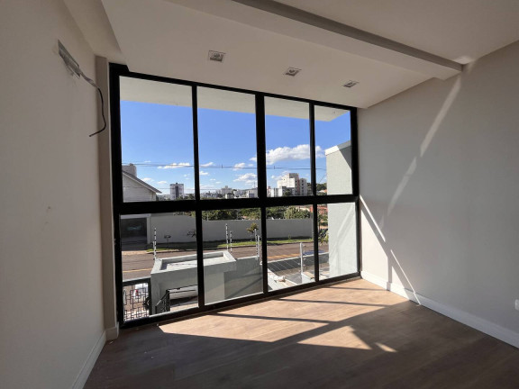 Imagem Sobrado com 3 Quartos à Venda, 136 m² em Cascavel
