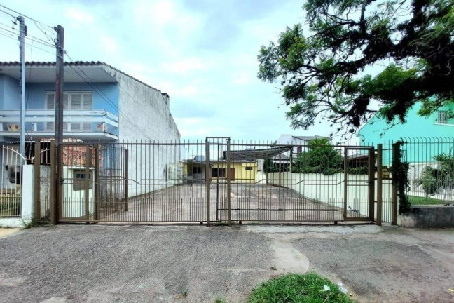 Imagem Casa com 3 Quartos à Venda, em Sarandi - Porto Alegre Imagem Casa com 3 Quartos à Venda, em Sarandi - Porto Alegre