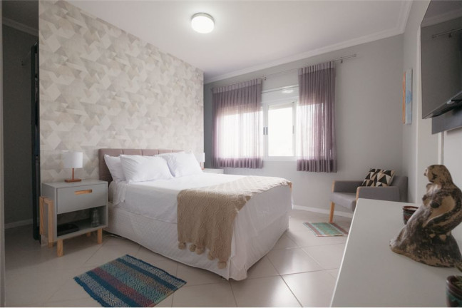 Imagem Casa com 3 Quartos à Venda, em Ingleses Do Rio Vermelho - Florianópolis Imagem Casa com 3 Quartos à Venda, em Ingleses Do Rio Vermelho - Florianópolis
