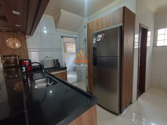 Imagem Casa com 4 Quartos à Venda, 240 m² Imagem Casa com 4 Quartos à Venda, 240 m²