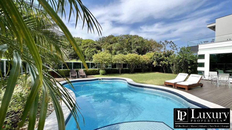 Imagem Casa com 7 Quartos à Venda, em Jurerê Internacional - Florianópolis Imagem Casa com 7 Quartos à Venda, em Jurerê Internacional - Florianópolis