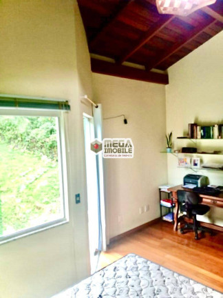 Imagem Casa com 4 Quartos à Venda, 225 m² em Trindade - Florianópolis