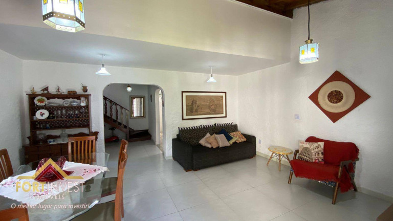 Imagem Imóvel com 5 Quartos à Venda, 200 m² em Canto Do Forte - Praia Grande Imagem Imóvel com 5 Quartos à Venda, 200 m² em Canto Do Forte - Praia Grande