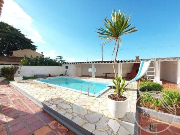 Casa com 3 Quartos à Venda, 261 m² em Balneário - Florianópolis