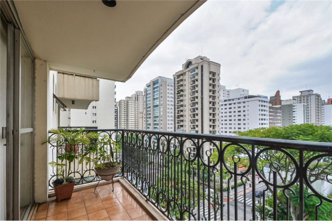 Imagem Imóvel com 3 Quartos à Venda, em Moema - São Paulo Imagem Imóvel com 3 Quartos à Venda, em Moema - São Paulo