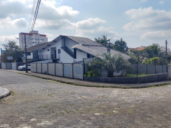 Casa com 3 Quartos à Venda, 310 m² em Costa E Silva - Joinville