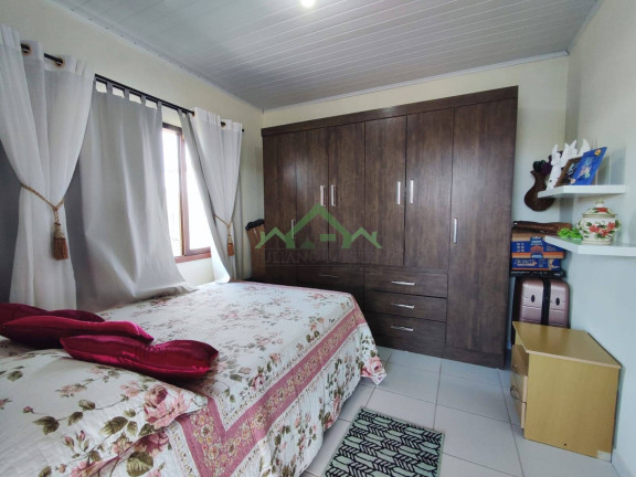 Imagem Casa com 3 Quartos à Venda, 210 m² em Costeira - Balneário Barra Do Sul Imagem Casa com 3 Quartos à Venda, 210 m² em Costeira - Balneário Barra Do Sul
