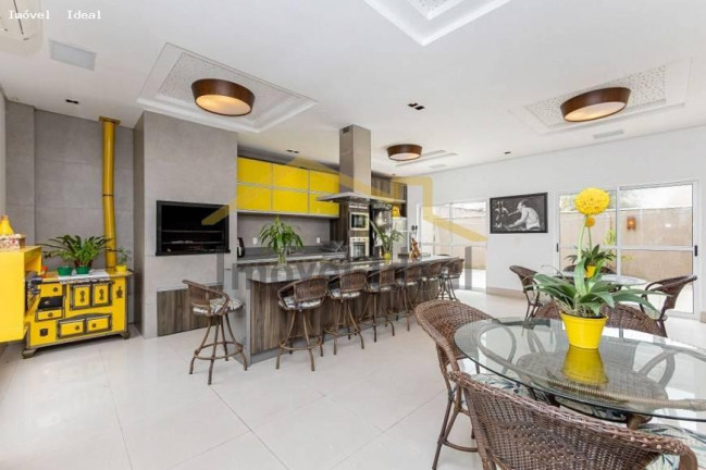 Imagem Casa com 4 Quartos à Venda, 290 m² em Santa Felicidade - Curitiba Imagem Casa com 4 Quartos à Venda, 290 m² em Santa Felicidade - Curitiba