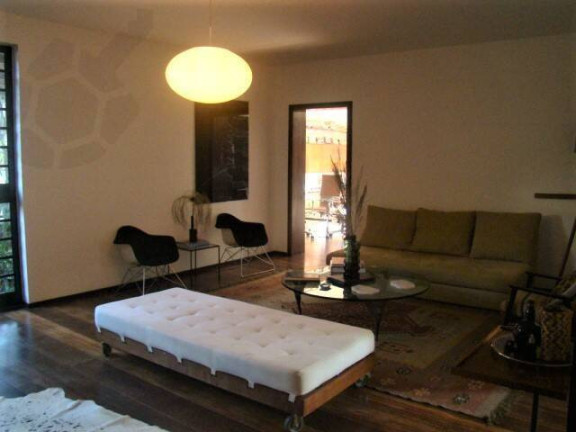 Imagem Casa com 5 Quartos à Venda, 300 m² em Pacaembu - São Paulo Imagem Casa com 5 Quartos à Venda, 300 m² em Pacaembu - São Paulo