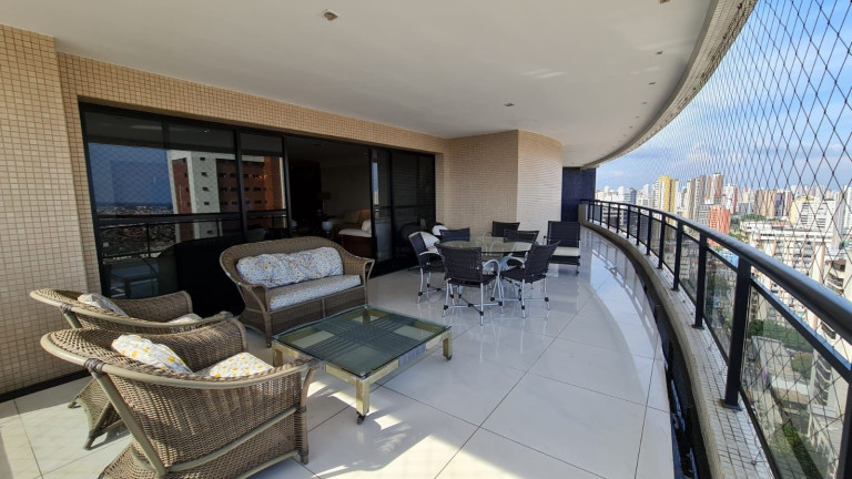 Imagem Imóvel com 4 Quartos à Venda, 385 m² em Jurunas - Belém Imagem Imóvel com 4 Quartos à Venda, 385 m² em Jurunas - Belém