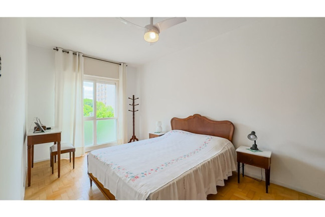 Imagem Imóvel com 3 Quartos à Venda, 108 m² em Petrópolis - Porto Alegre Imagem Imóvel com 3 Quartos à Venda, 108 m² em Petrópolis - Porto Alegre