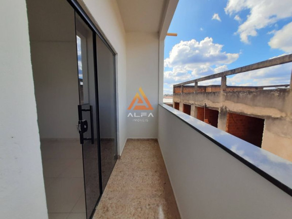 Imagem Casa com 3 Quartos à Venda, 172 m² Imagem Casa com 3 Quartos à Venda, 172 m²