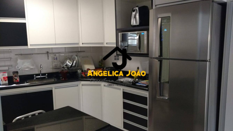 Imagem Casa com 3 Quartos à Venda, 178 m² em Vila Sao Jorge - São Vicente