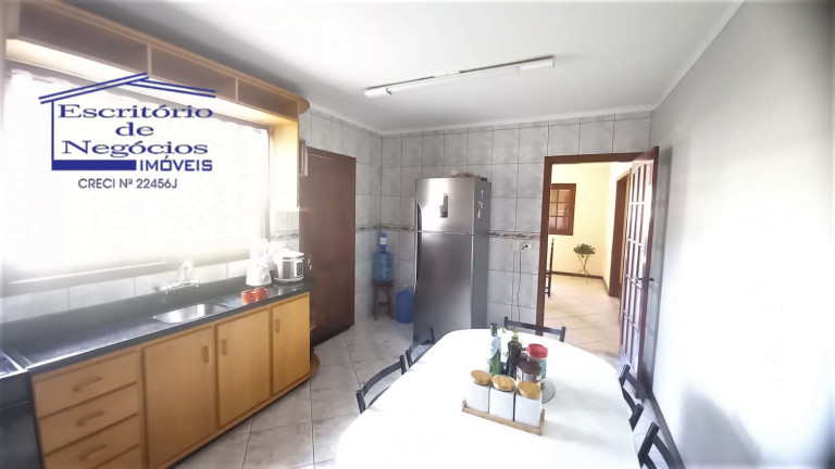 Imagem Casa com 4 Quartos à Venda, 260 m² em Vila Nova - Porto Alegre Imagem Casa com 4 Quartos à Venda, 260 m² em Vila Nova - Porto Alegre