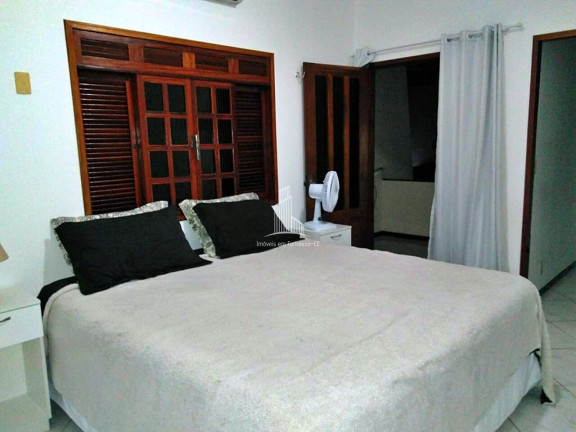 Imagem Casa com 4 Quartos à Venda, 220 m² em Cajazeiras - Fortaleza Imagem Casa com 4 Quartos à Venda, 220 m² em Cajazeiras - Fortaleza