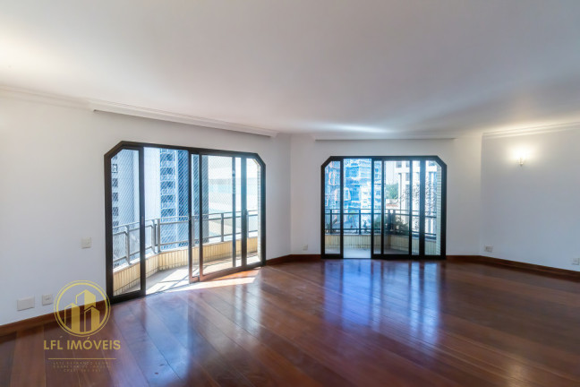 Apartamento com 3 Quartos para Alugar, 240 m² em Itaim Bibi - São Paulo