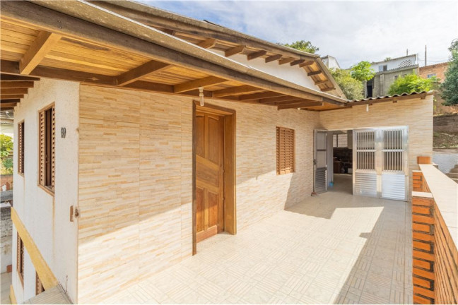 Imagem Casa com 5 Quartos à Venda, 150 m² em Partenon - Porto Alegre Imagem Casa com 5 Quartos à Venda, 150 m² em Partenon - Porto Alegre