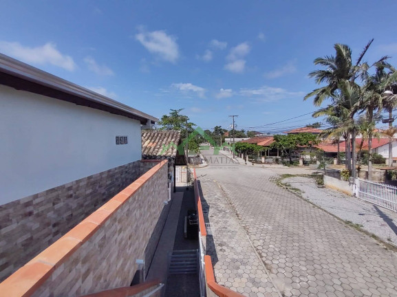 Imagem Casa com 4 Quartos à Venda, 225 m² em Costeira - Balneário Barra Do Sul Imagem Casa com 4 Quartos à Venda, 225 m² em Costeira - Balneário Barra Do Sul