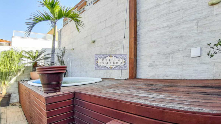 Imagem Imóvel com 5 Quartos à Venda, 365 m² em Grajaú - Rio De Janeiro Imagem Imóvel com 5 Quartos à Venda, 365 m² em Grajaú - Rio De Janeiro