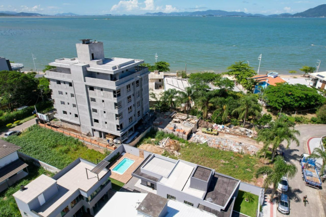 Imagem Casa com 2 Quartos à Venda, 130 m² em Praia De Fora - Palhoça