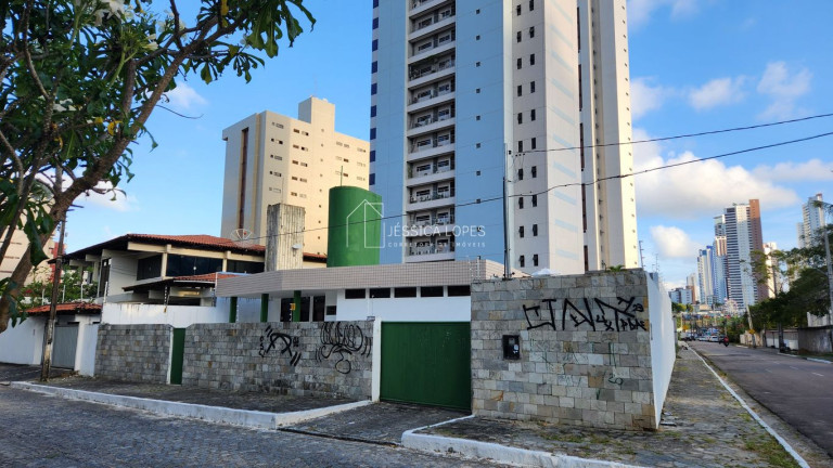 Imagem Casa com 6 Quartos à Venda, 310 m² em Cabo Branco - João Pessoa Imagem Casa com 6 Quartos à Venda, 310 m² em Cabo Branco - João Pessoa