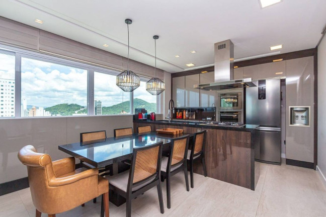 Imagem Cobertura com 3 Quartos à Venda, 222 m² em Pioneiros - Balneário Camboriú Imagem Cobertura com 3 Quartos à Venda, 222 m² em Pioneiros - Balneário Camboriú