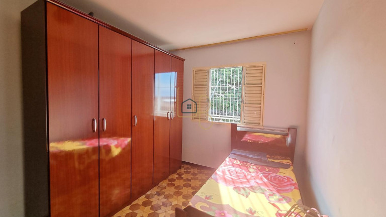 Imagem Sobrado com 3 Quartos à Venda, 243 m² em Jardim Palmares - Londrina Imagem Sobrado com 3 Quartos à Venda, 243 m² em Jardim Palmares - Londrina