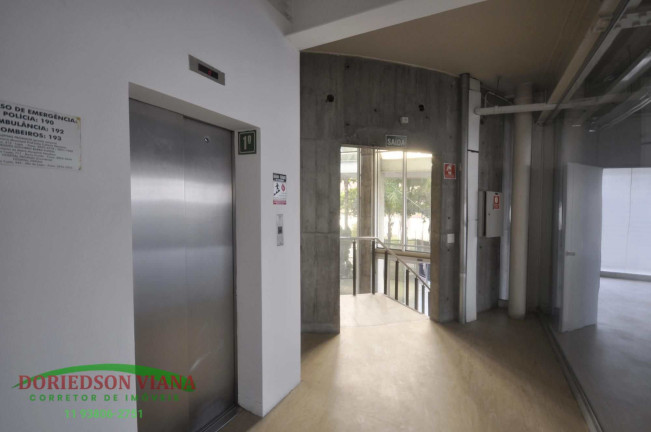 Imagem Imóvel com 9 Quartos para Alugar, 1.970 m² em água Branca - São Paulo