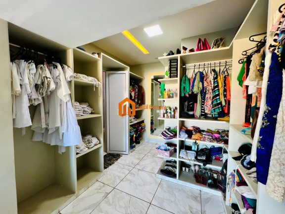 Imagem Casa com 5 Quartos à Venda, 332 m² em Passaré - Fortaleza Imagem Casa com 5 Quartos à Venda, 332 m² em Passaré - Fortaleza
