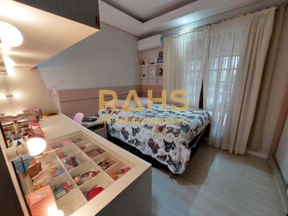 Imagem Casa com 4 Quartos à Venda, 175 m² em Vila Nova - Joinville Imagem Casa com 4 Quartos à Venda, 175 m² em Vila Nova - Joinville