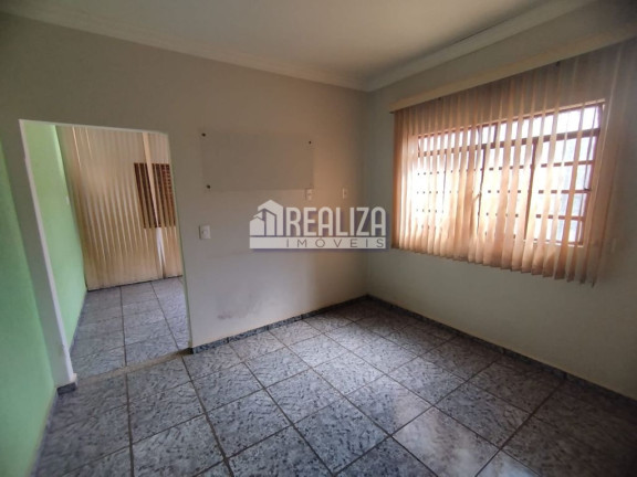 Imagem Casa com 2 Quartos à Venda, 220 m² em Santa Maria - Uberaba Imagem Casa com 2 Quartos à Venda, 220 m² em Santa Maria - Uberaba