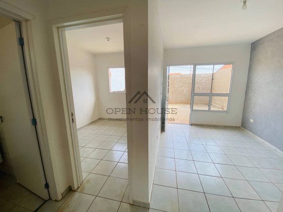Imagem Casa com 2 Quartos à Venda, 52 m² em Botucatu