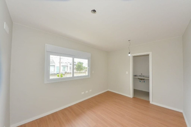 Imagem Sobrado com 3 Quartos à Venda, 121 m² em Xaxim - Curitiba Imagem Sobrado com 3 Quartos à Venda, 121 m² em Xaxim - Curitiba