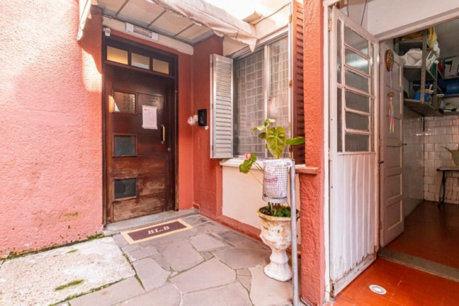 Imagem Imóvel com 4 Quartos à Venda, 74 m² em Petrópolis - Porto Alegre Imagem Imóvel com 4 Quartos à Venda, 74 m² em Petrópolis - Porto Alegre