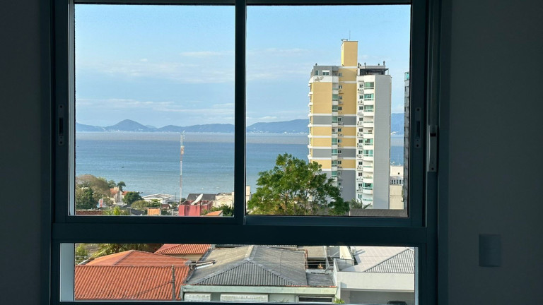 Imagem Apartamento com 2 Quartos à Venda, 75 m² em Barreiros - São José